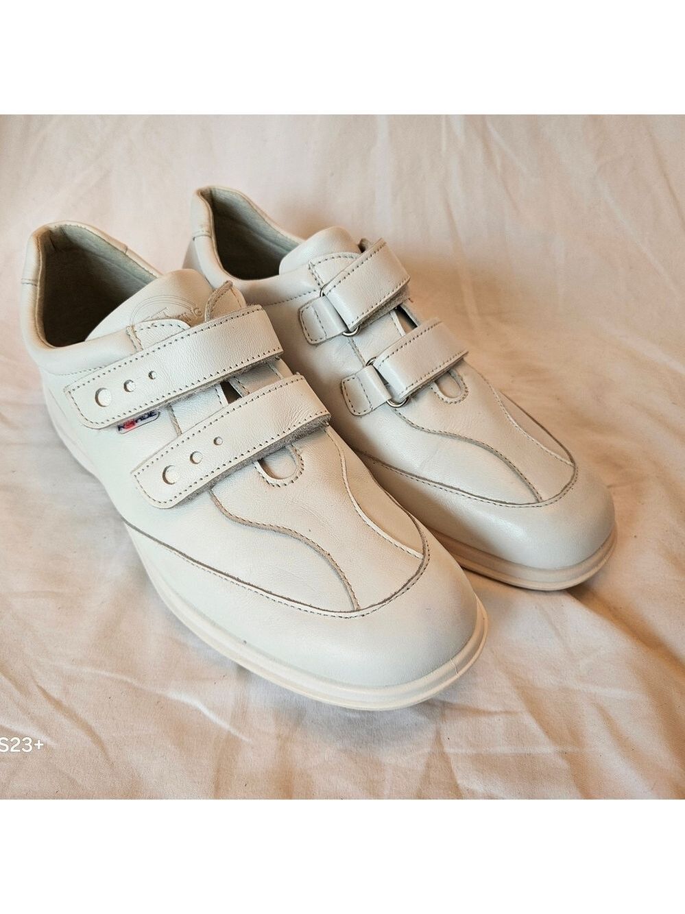 Rohdes White Leather Velcro Strap Sneakers, Size 7.5, NWOT, Some Marks Vintage